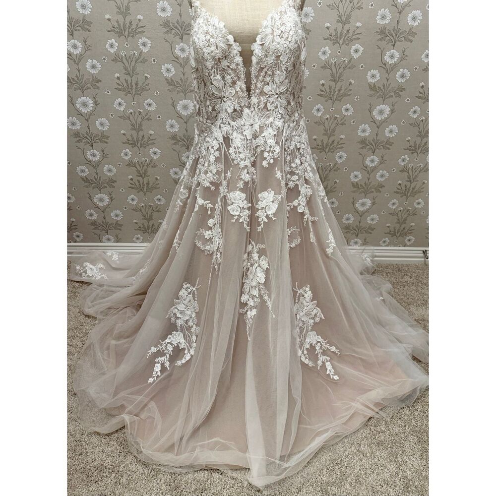 ALLURE 3400LW Size 20W Wedding Dress - Picture 6 of 16
